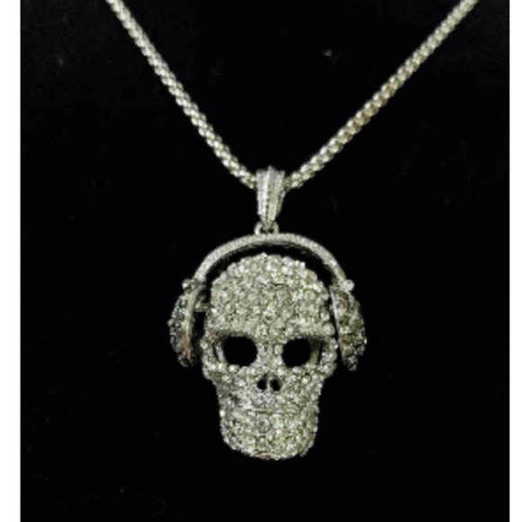 hey Mr. DJ, new condition, skull necklace Natasha couture with💀 headphones - Picture 4 of 8